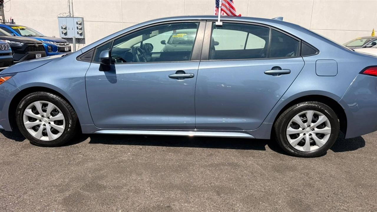 Toyota Corolla LE 2024