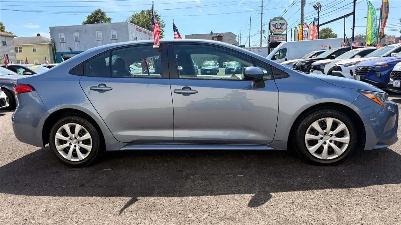 Toyota Corolla LE 2024