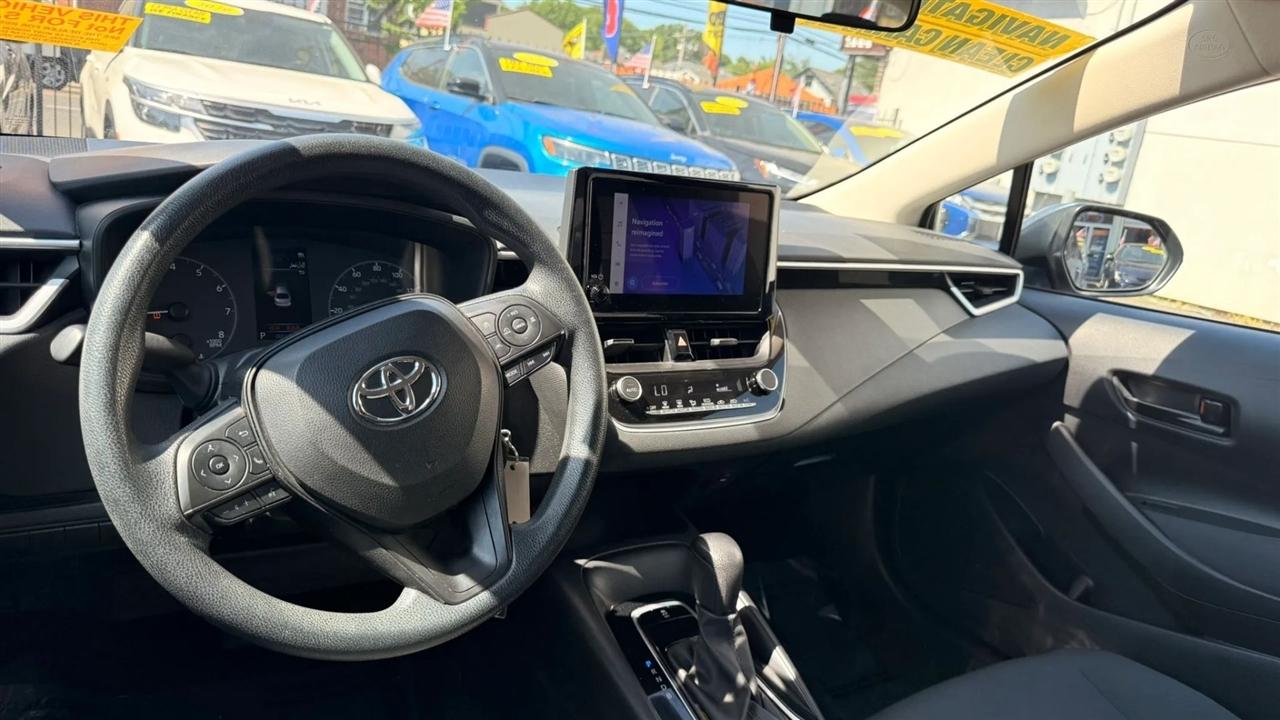 Toyota Corolla LE 2024