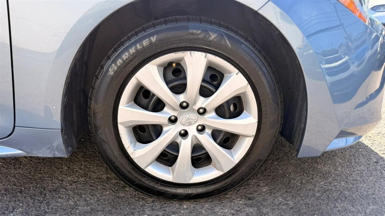 Toyota Corolla LE 2024