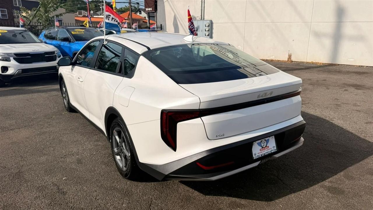 Kia K4 LXS 2025