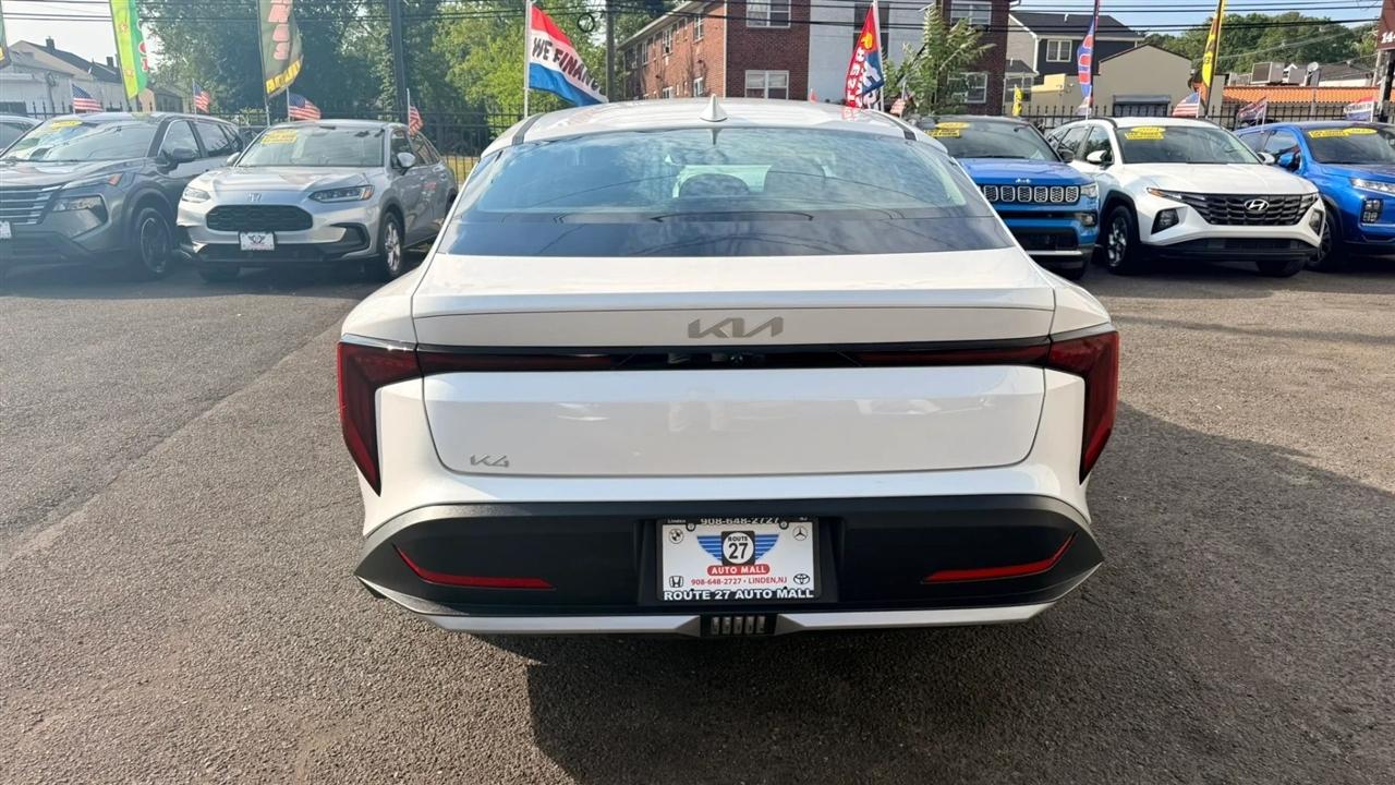 Kia K4 LXS 2025