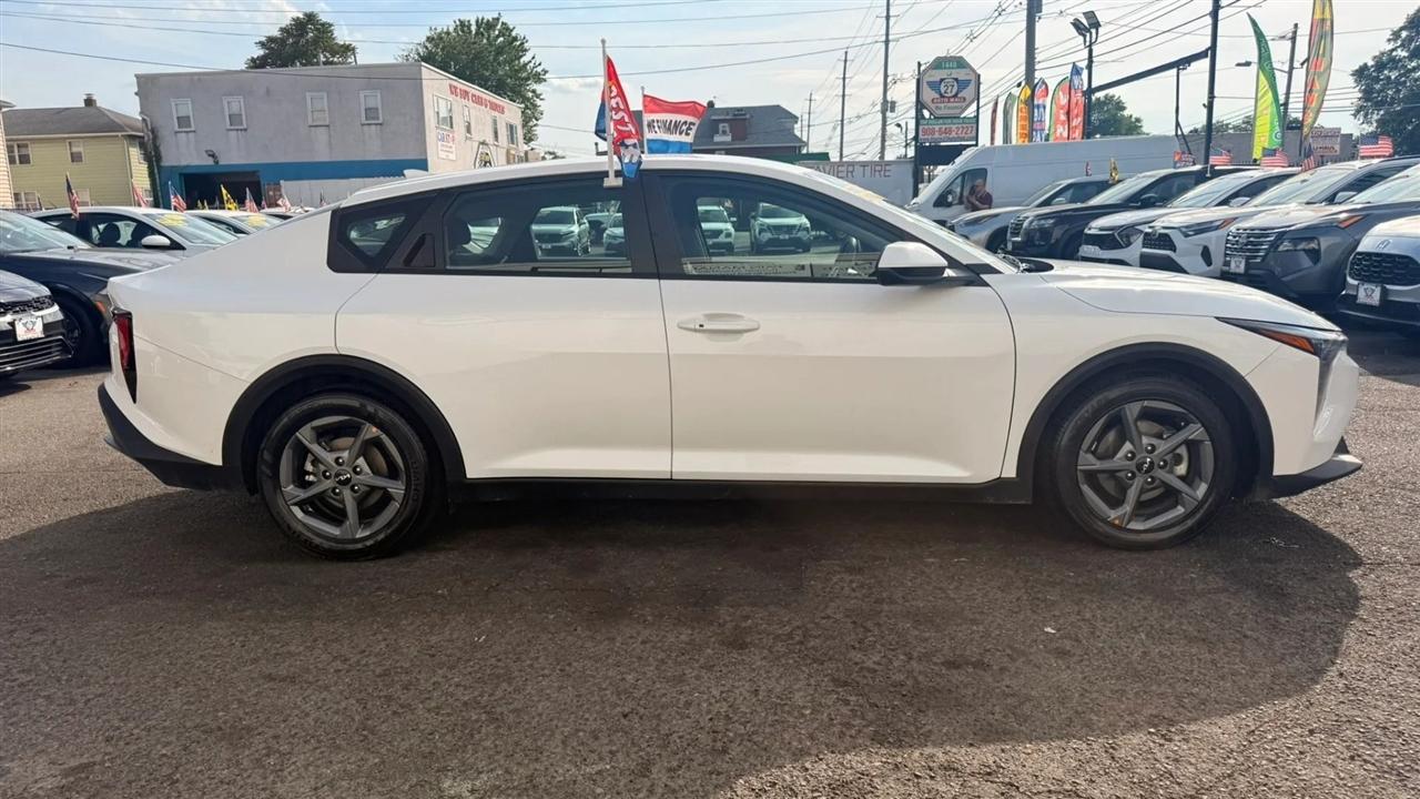 Kia K4 LXS 2025