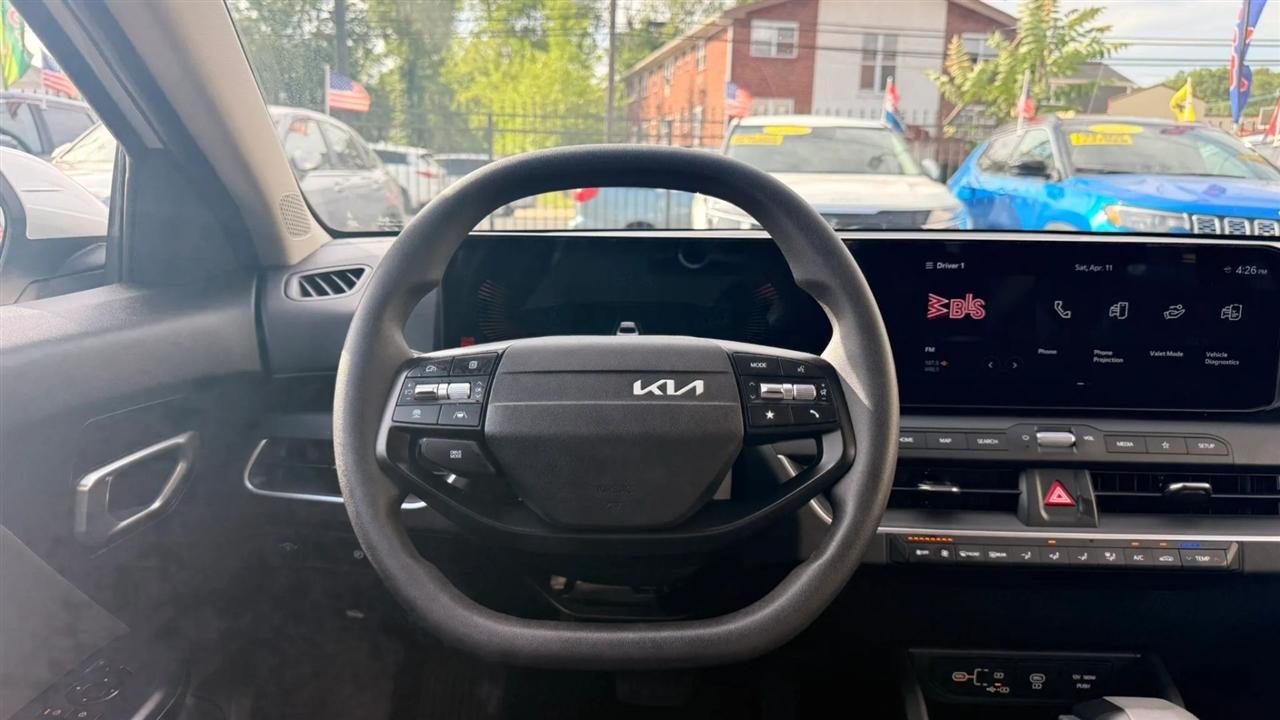 Kia K4 LXS 2025