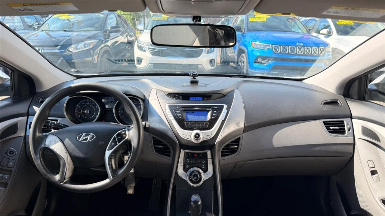 Hyundai Elantra GLS A/T 2012