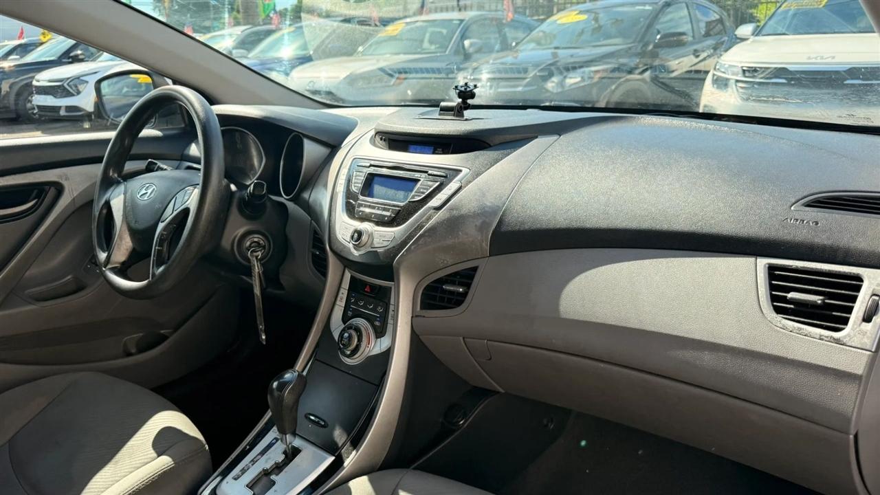 Hyundai Elantra GLS A/T 2012