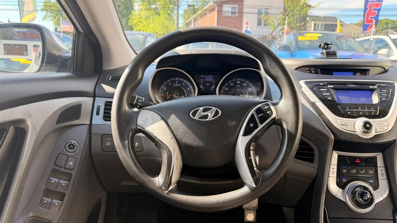 Hyundai Elantra GLS A/T 2012