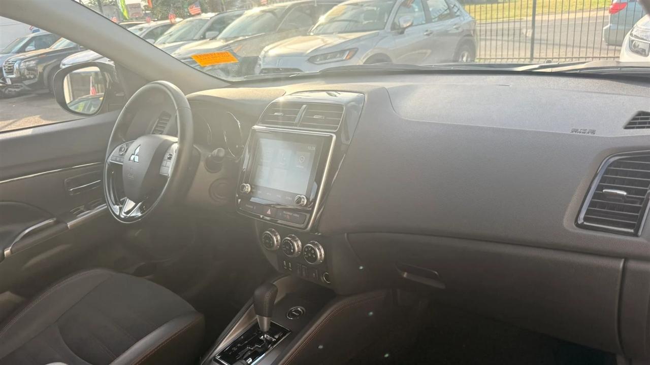 Mitsubishi Outlander Sport 2.0 ES 4WD 2025