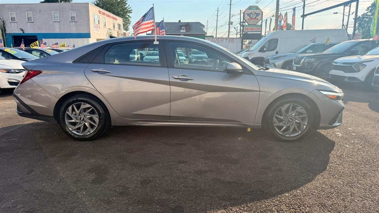 Hyundai Elantra SEL 2024