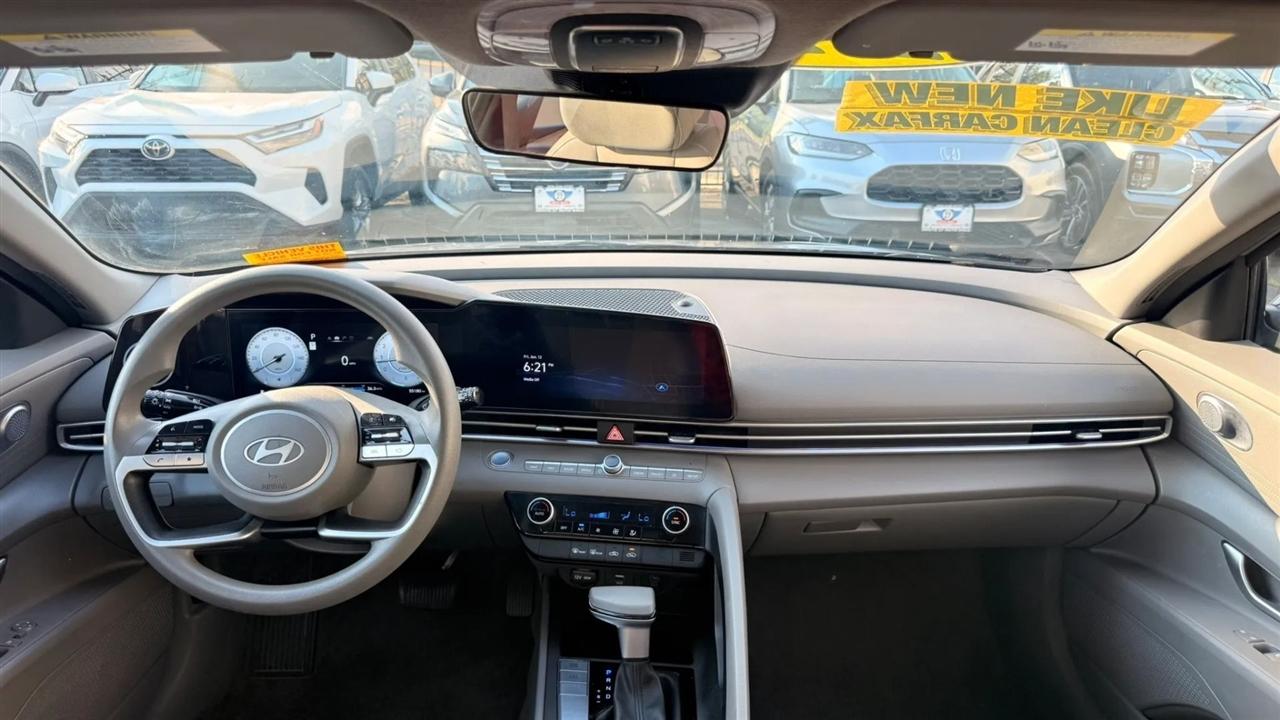Hyundai Elantra SEL 2024