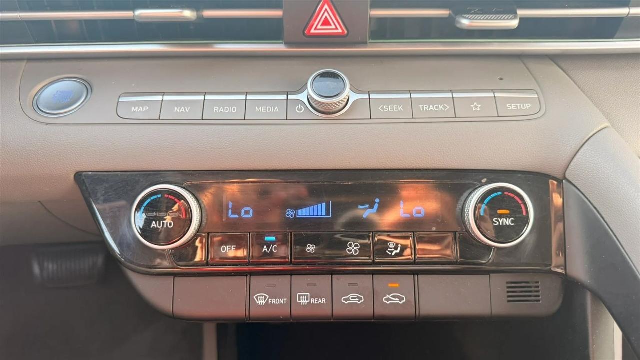 Hyundai Elantra SEL 2024