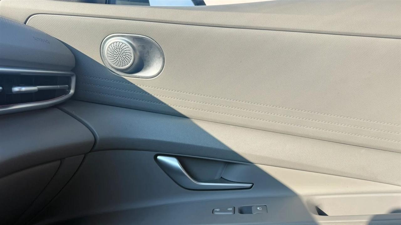 Hyundai Elantra SEL 2024