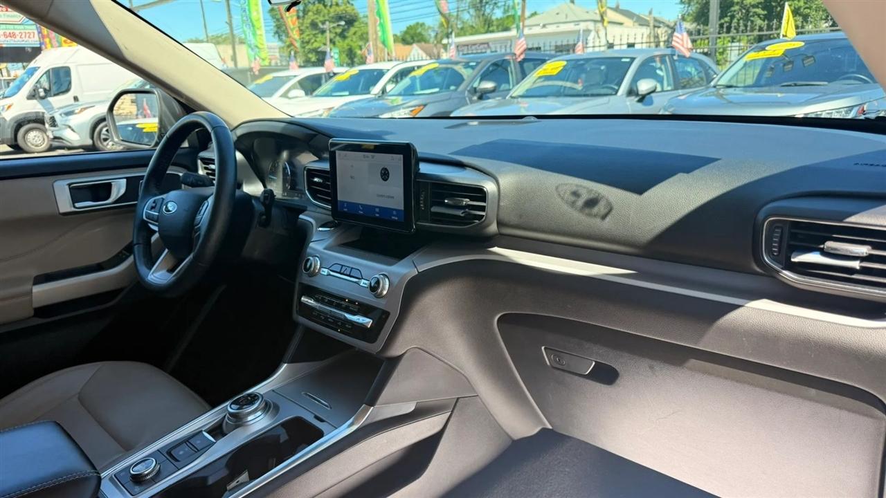 Ford Explorer XLT AWD 2023