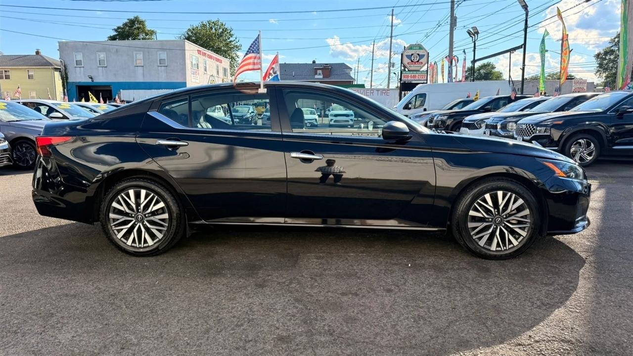 Nissan Altima 2.5 SV 2024