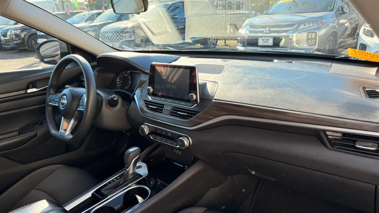 Nissan Altima 2.5 SV 2024