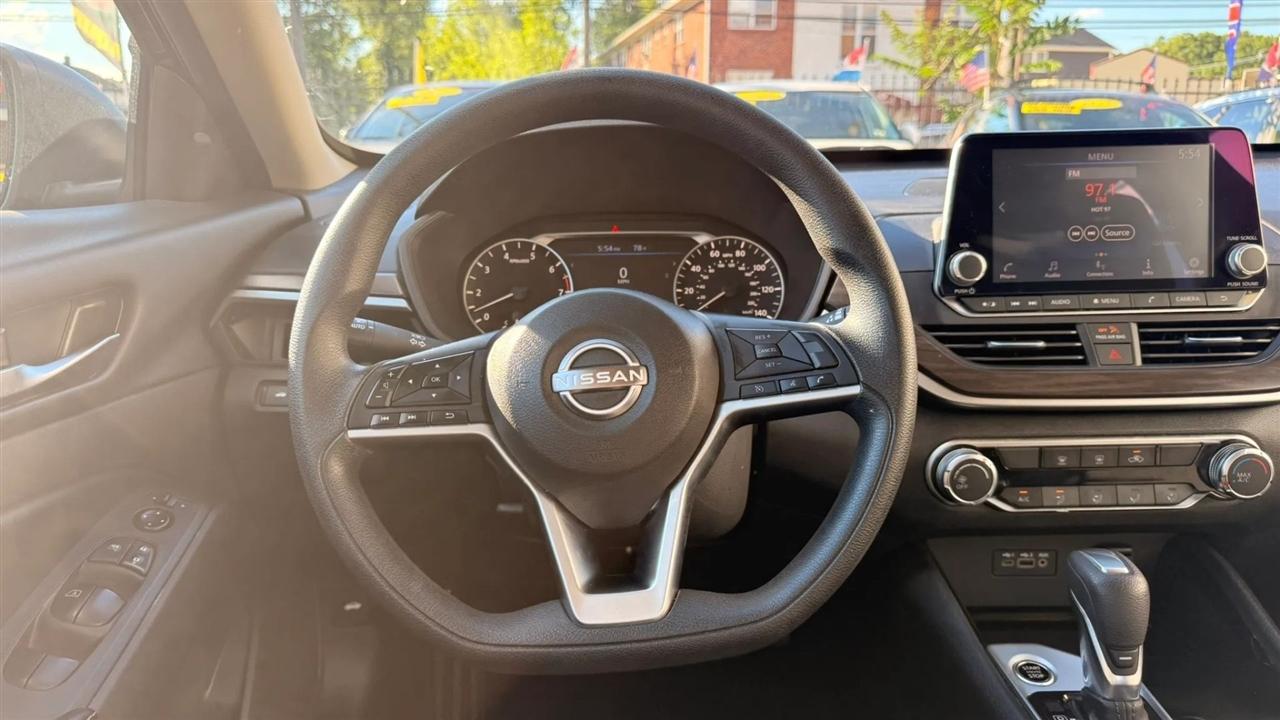 Nissan Altima 2.5 SV 2024