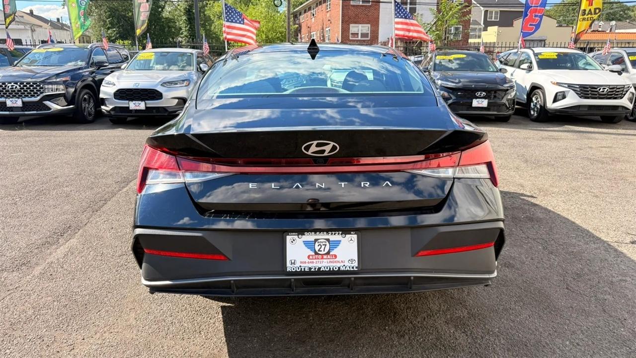 Hyundai Elantra SEL 2024