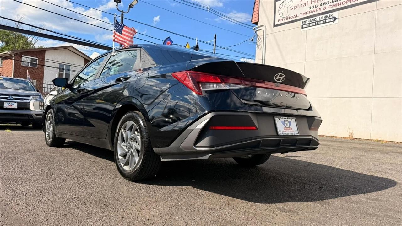 Hyundai Elantra SEL 2024