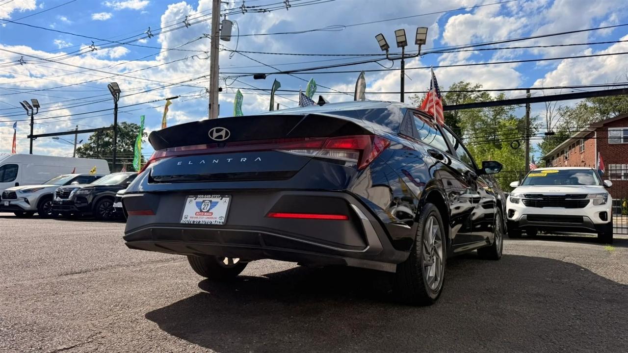 Hyundai Elantra SEL 2024