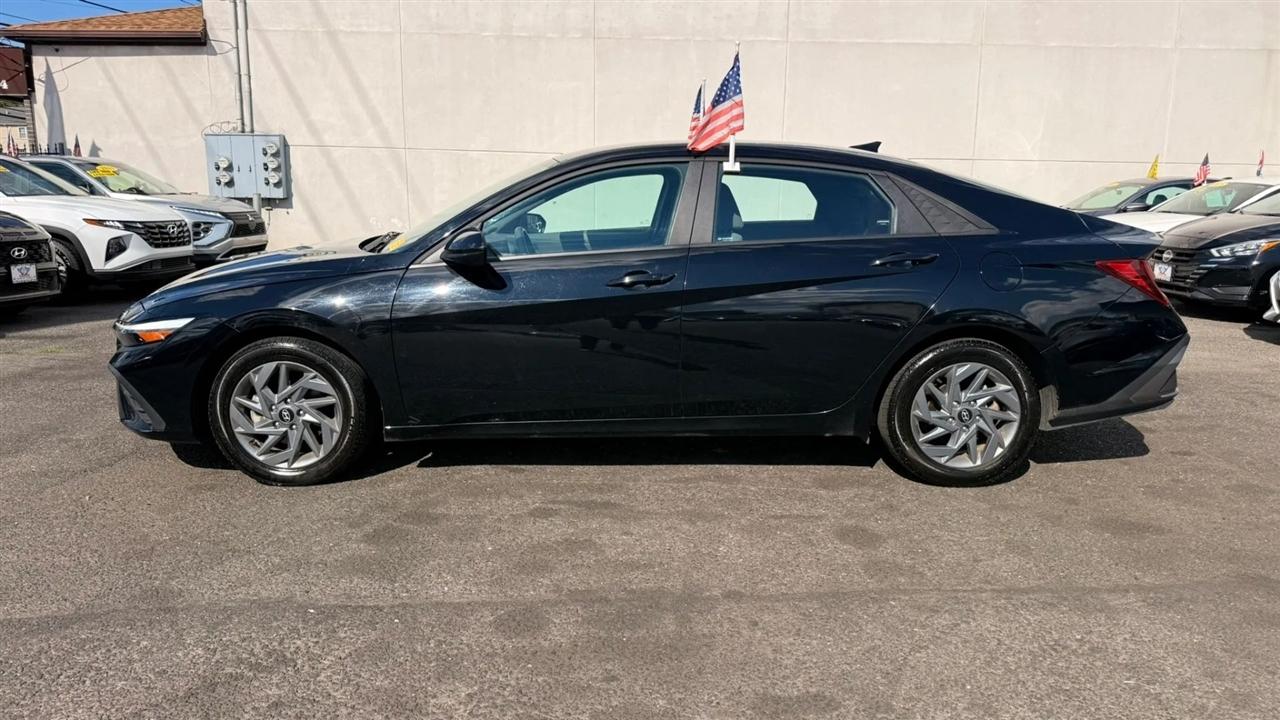 Hyundai Elantra SEL 2024