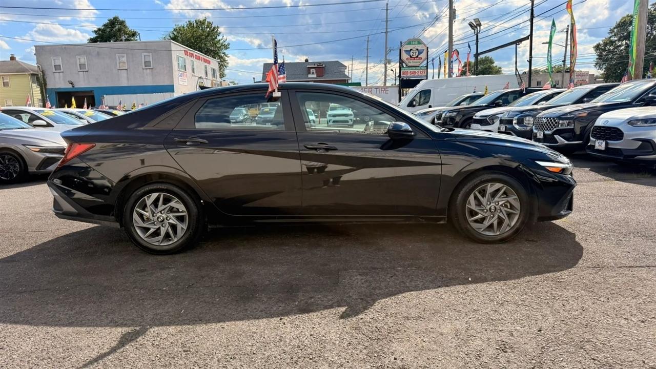 Hyundai Elantra SEL 2024