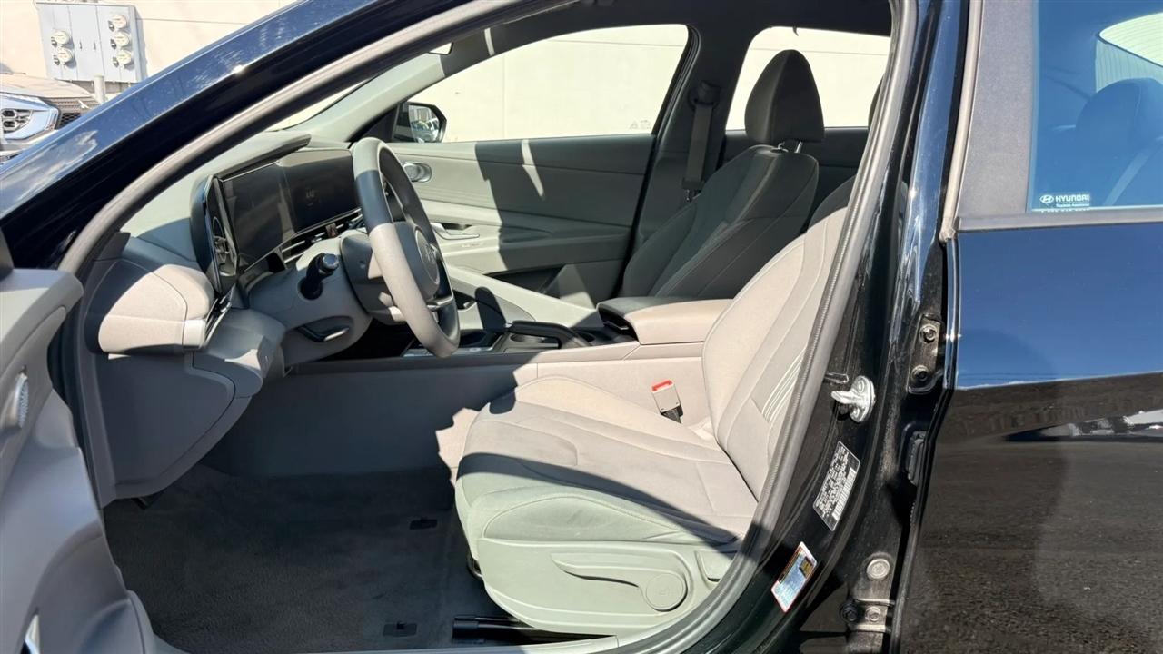 Hyundai Elantra SEL 2024