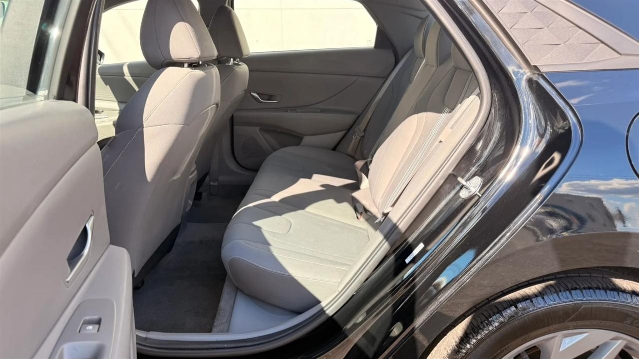 Hyundai Elantra SEL 2024