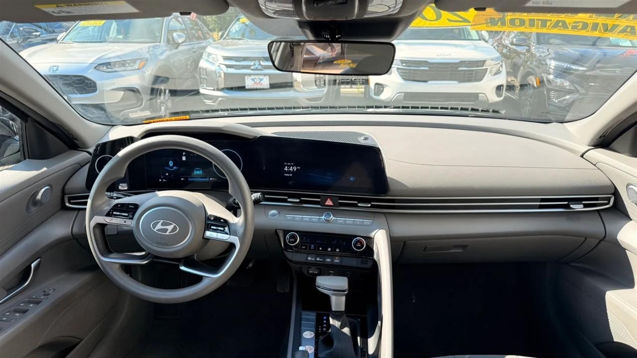 Hyundai Elantra SEL 2024