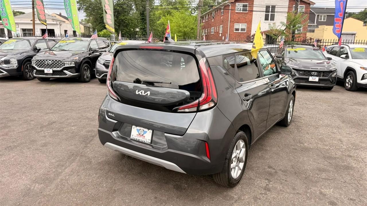 Kia Soul LX CVT 2024