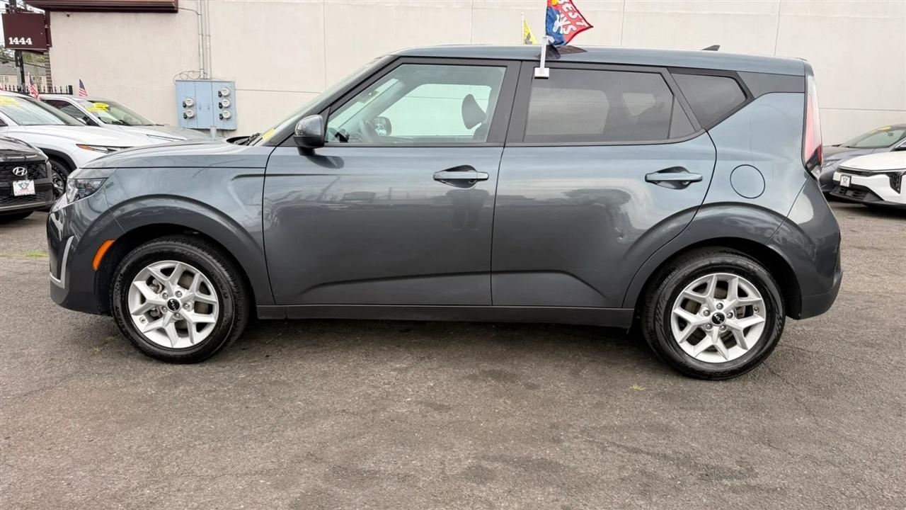 Kia Soul LX CVT 2024