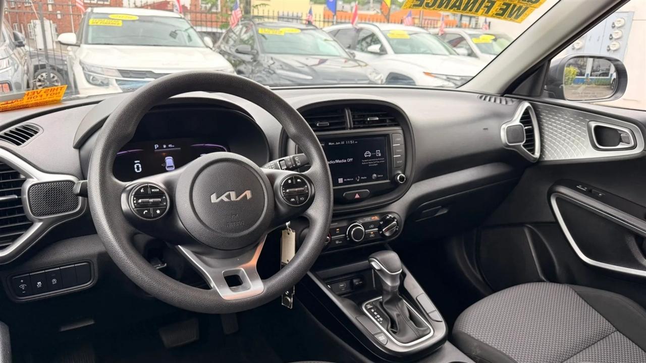 Kia Soul LX CVT 2024