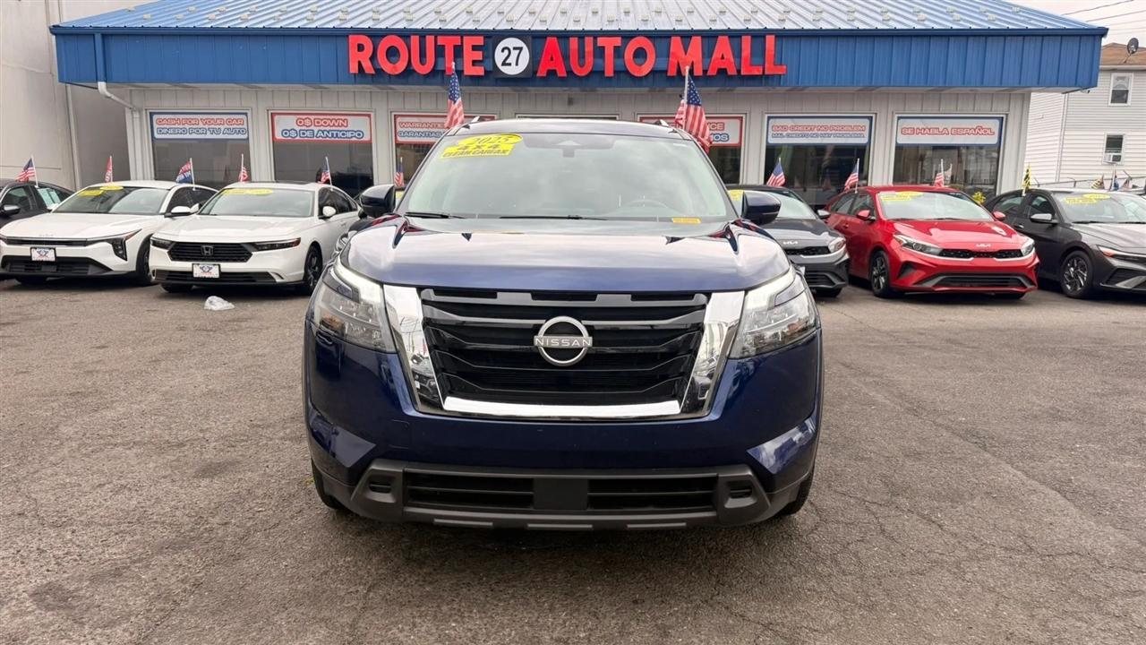 Nissan Pathfinder SV 2025