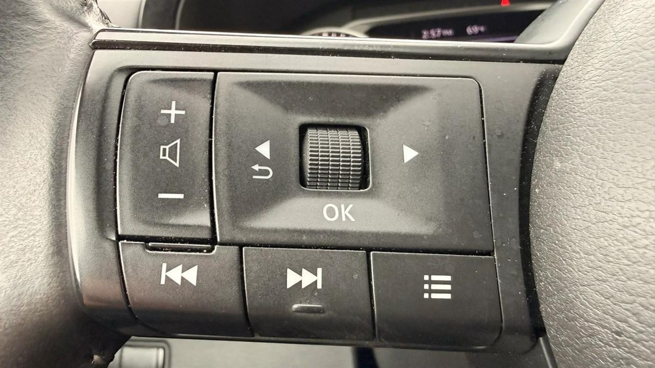 Nissan Pathfinder SV 2025