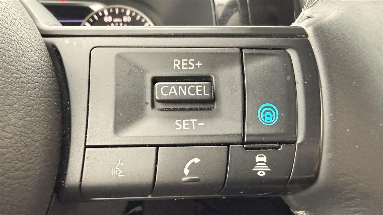 Nissan Pathfinder SV 2025