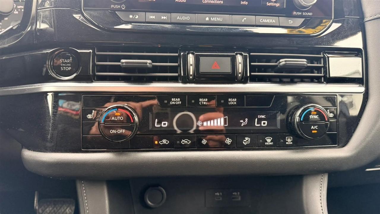 Nissan Pathfinder SV 2025