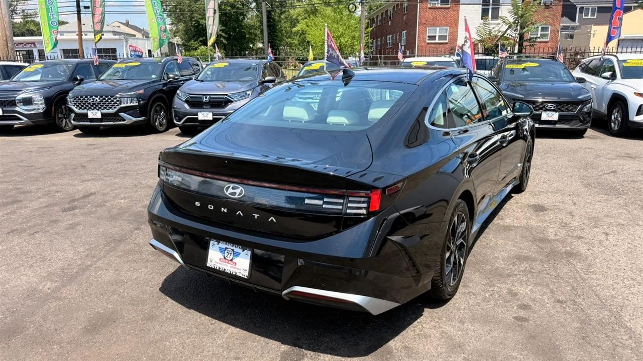 Hyundai Sonata SEL 2025