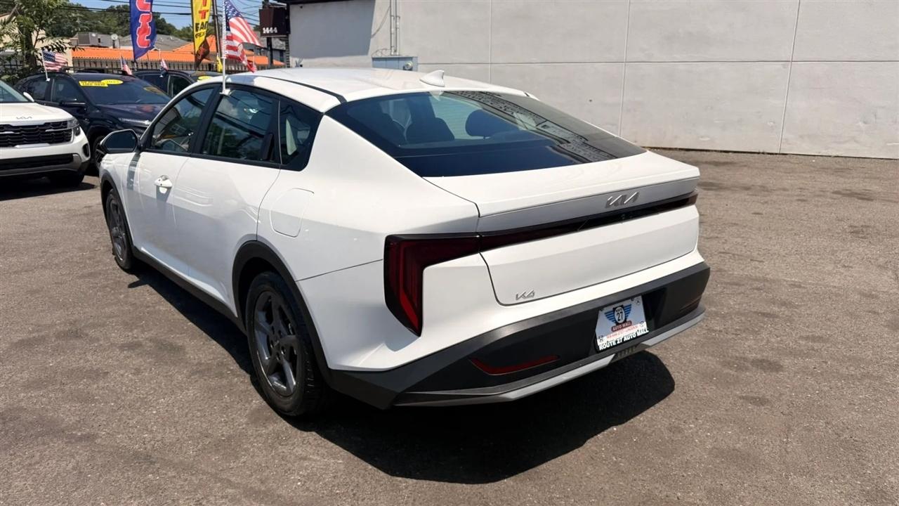 Kia K4 LXS 2025