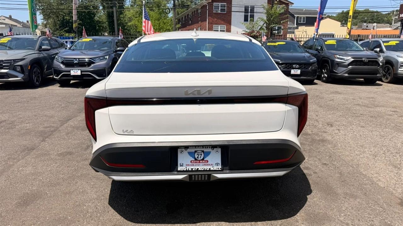 Kia K4 LXS 2025
