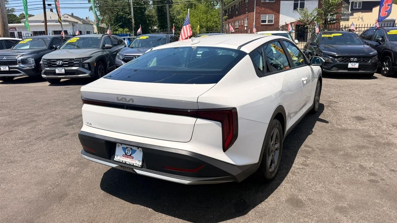 Kia K4 LXS 2025