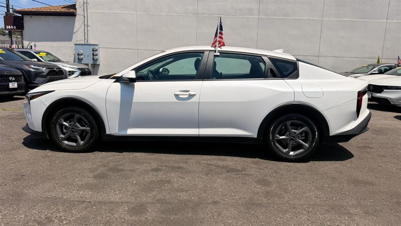 Kia K4 LXS 2025