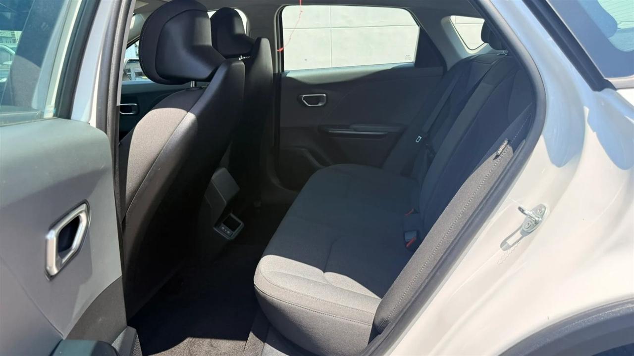 Kia K4 LXS 2025