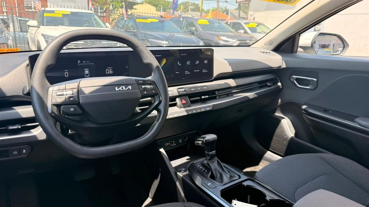 Kia K4 LXS 2025