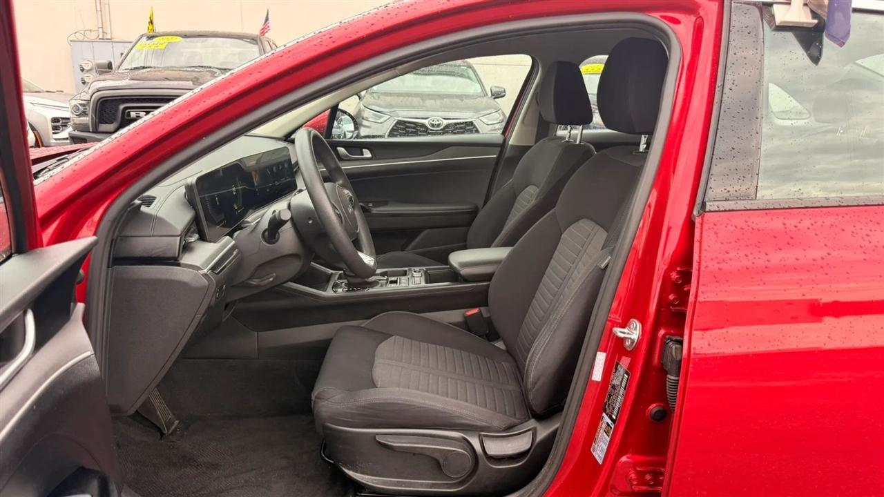Kia K5 LXS 2025