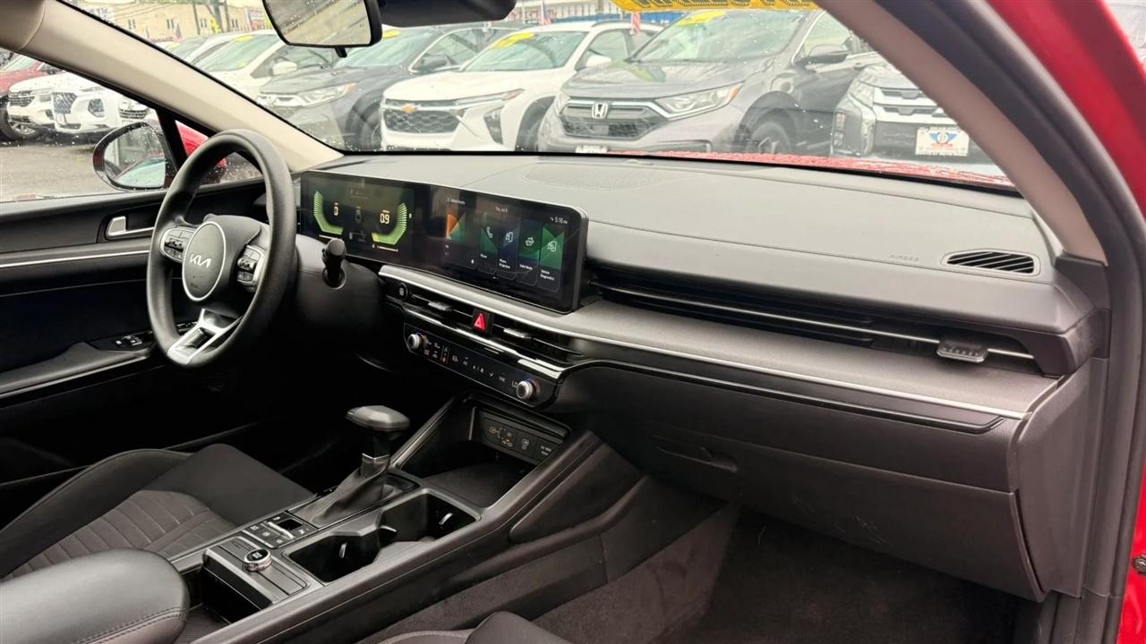 Kia K5 LXS 2025