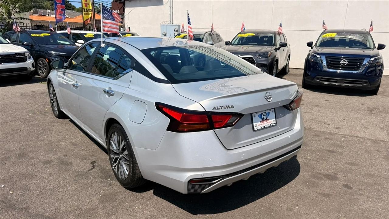 Nissan Altima 2.5 SV 2024