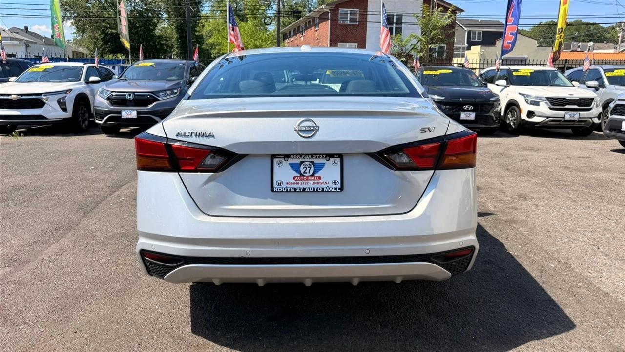 Nissan Altima 2.5 SV 2024