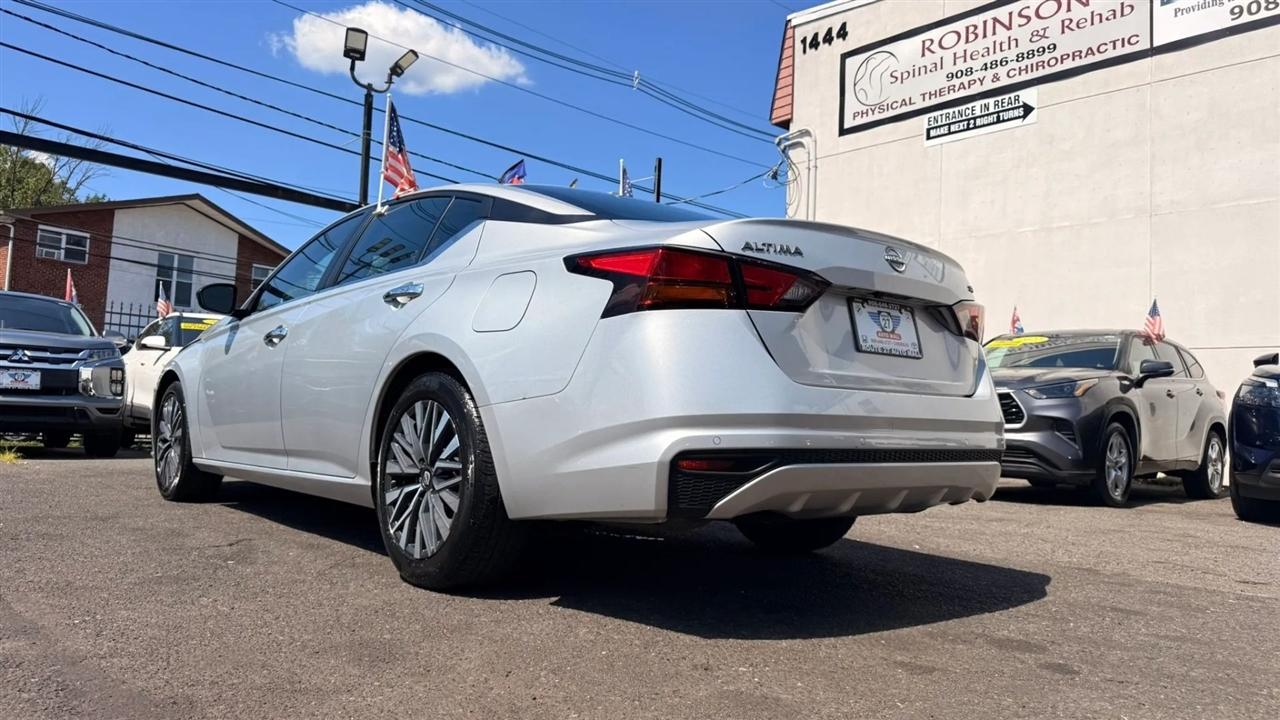 Nissan Altima 2.5 SV 2024