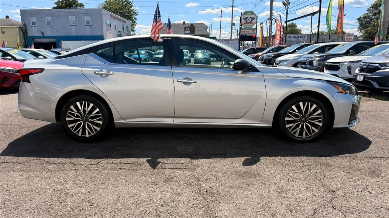 Nissan Altima 2.5 SV 2024