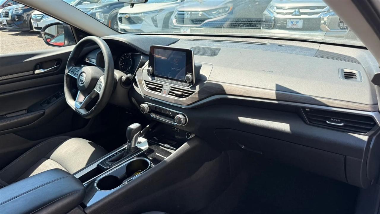 Nissan Altima 2.5 SV 2024