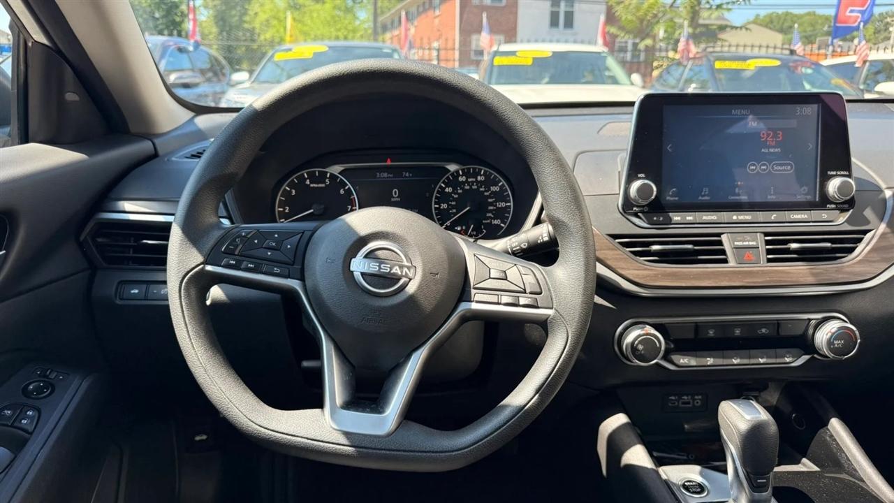 Nissan Altima 2.5 SV 2024